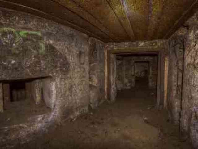 文件:Entrance-inside-1.jpg