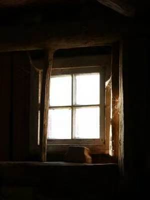 文件:Falsewindow.jpg
